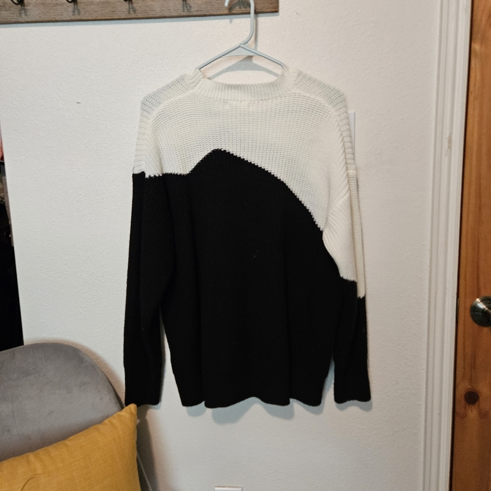 Main Strip Oversized Sweater Size M